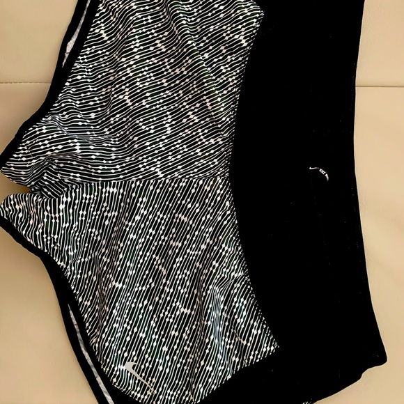 Nike shorts - Picture 1 of 2